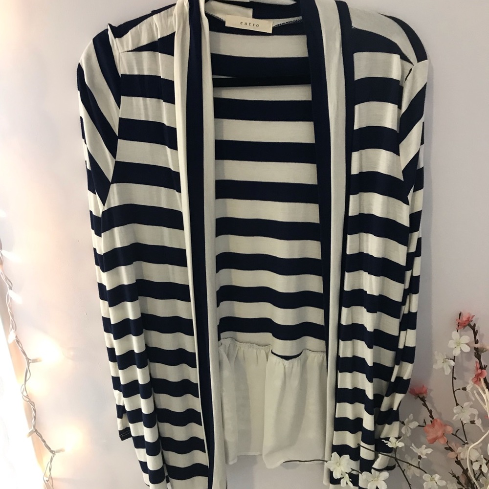 Size S Entro Striped Lace Cardigan